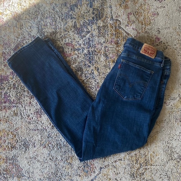Levi’s Classic Straight Jeans - Picture 3 of 9